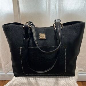 Dooney and Bourke Pebbled grain Black Leather Tote Bag